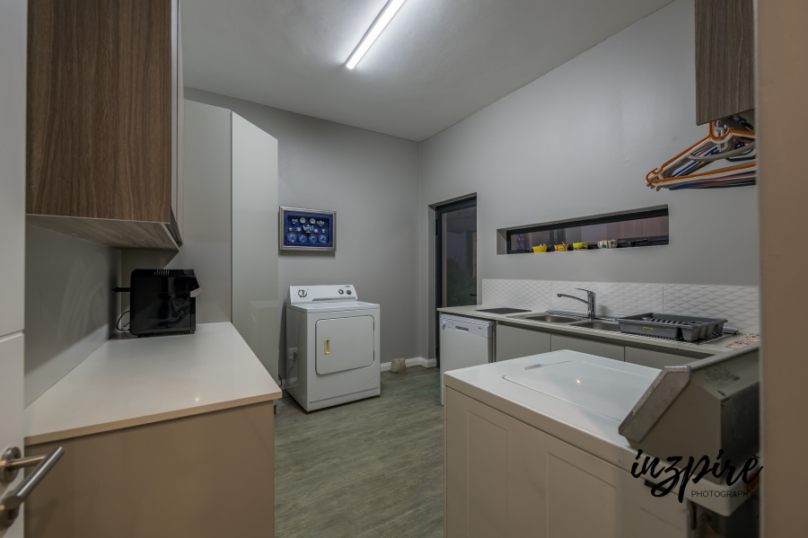 4 Bedroom Property for Sale in Village On Sea Western Cape